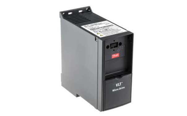 丹佛斯DANFOSS 1.5 kW单相变频器, VLT FC51系列, 230 V 交流, 6.8 A, 用于交流电动机